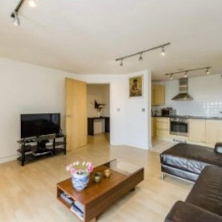 Centrally Located Flat - Battersea Park Road ลอนดอน ภายนอก รูปภาพ